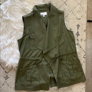 ARMY GREEN LIGHTWEIGHT VEST